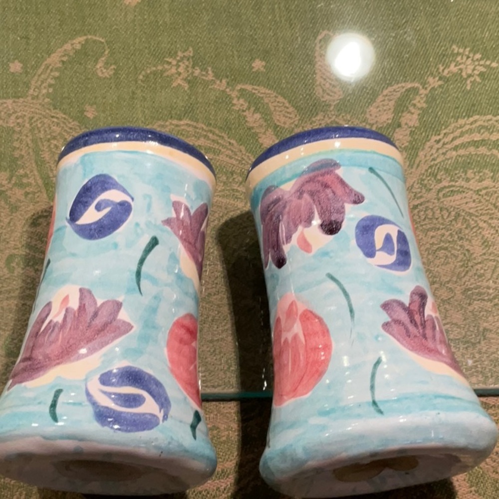 Vintage,rare Nana’s Garden Gail Pittman S/P shakers.  Mint condition.  Lovely